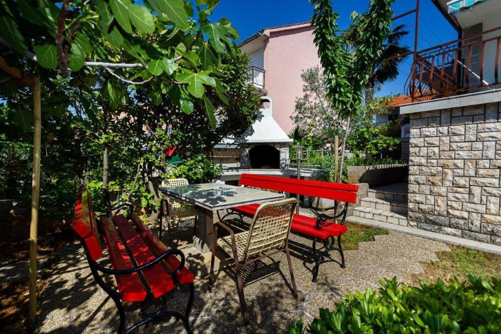 Apartmani Braut Kornic Exterior photo