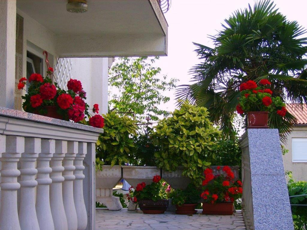 Apartmani Braut Kornic Exterior photo